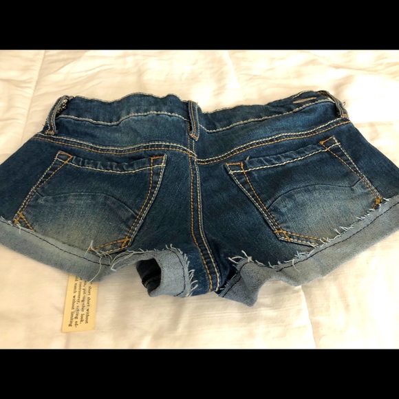 Dollhouse “The Sienna” *bling* Jean shorts. size 3 - Picture 2 of 14